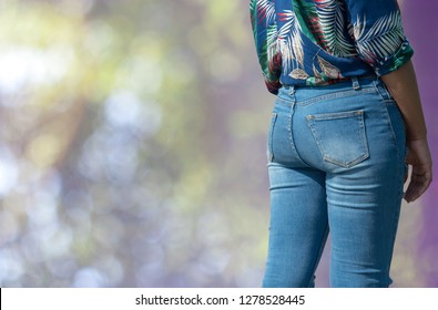 pictures of girls in tight jeans