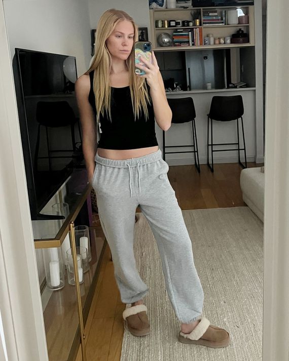 brenda pender recommends Sexy Girls In Sweats