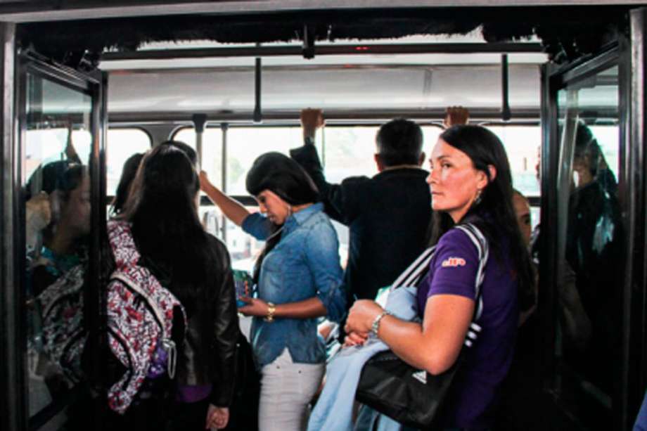 manoseos en el tren