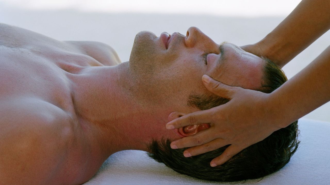 alex chantre recommends do massage therapists give happy endings pic