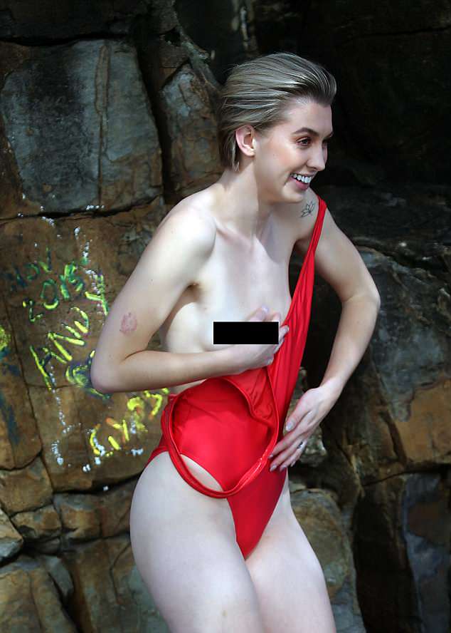 amanda jonhson add accidental boob exposure photo
