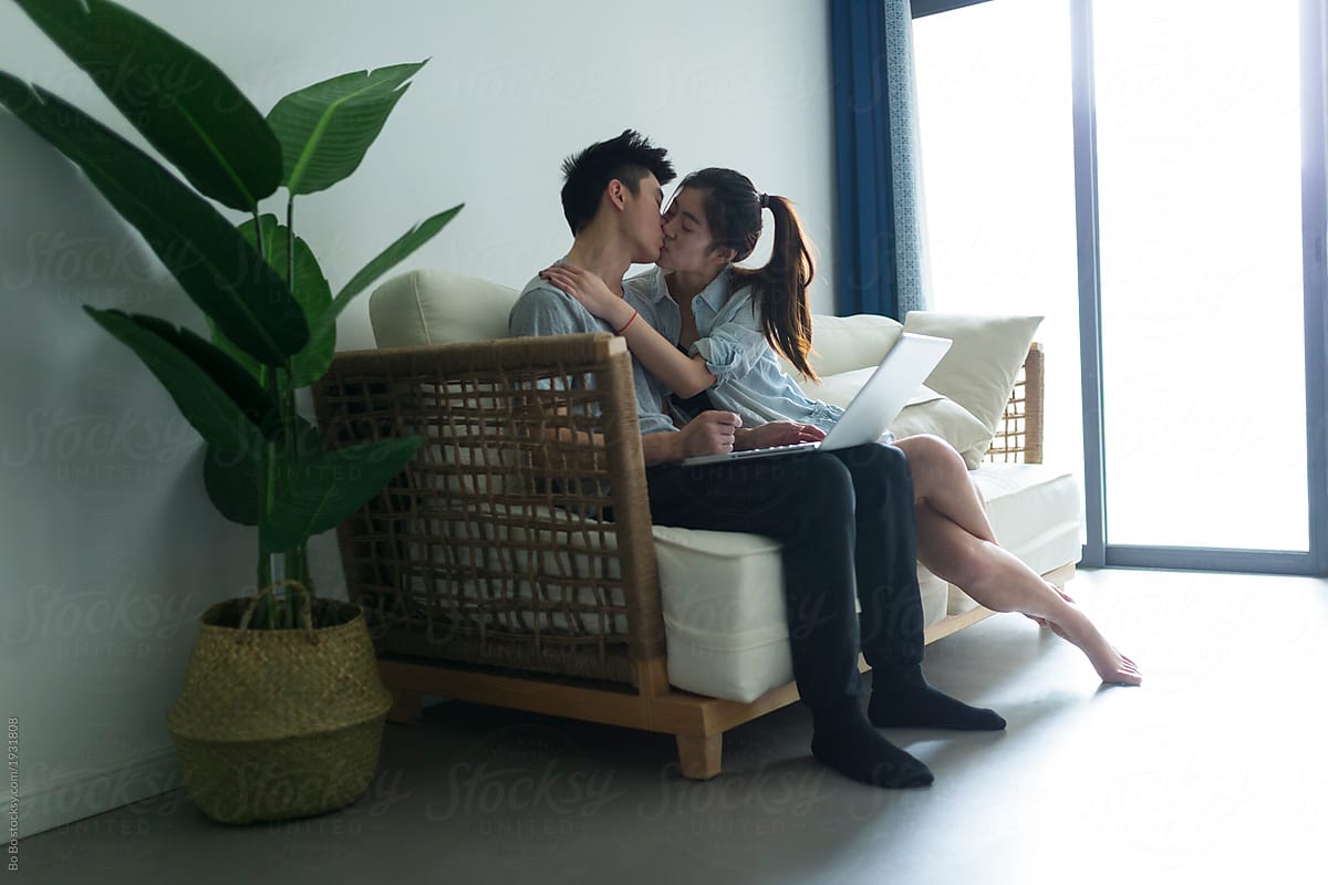 aline caron recommends asian couples making out pic