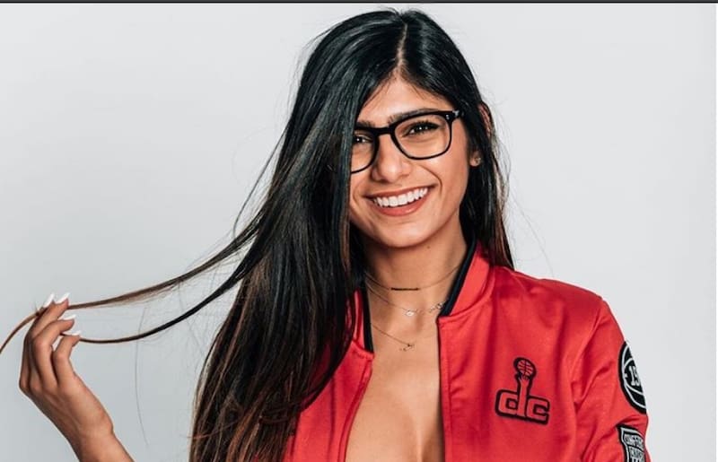 cherrie ong recommends mia khalifa desnuda pic