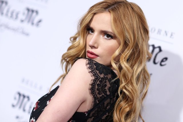 carrie hume share bella thorne cum photos