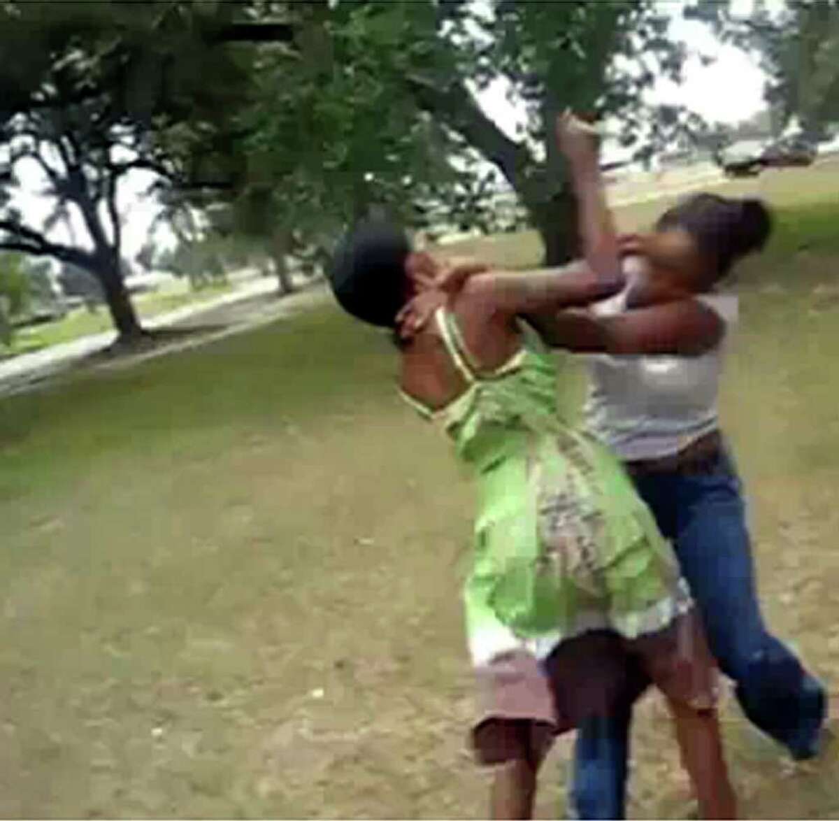 amanda bengel recommends black girl fights youtube pic