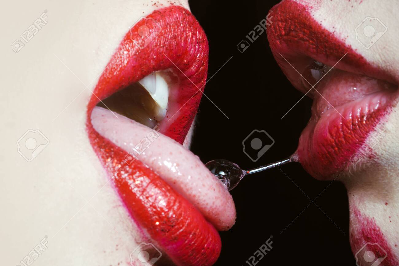 anton reno recommends Close Up Tongue Kissing