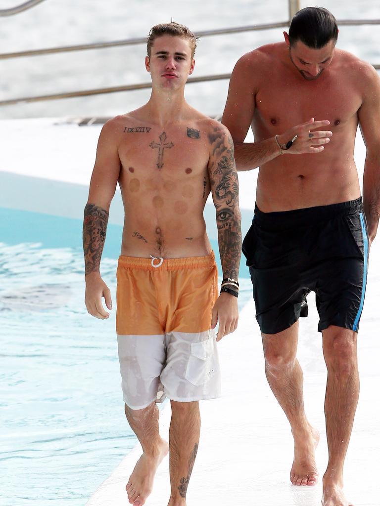 darren tedrow recommends justin bieber naked beach pic