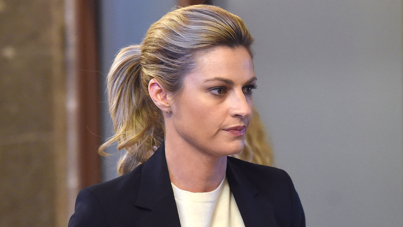 bennie thornton recommends erin andrews peep hole pics pic