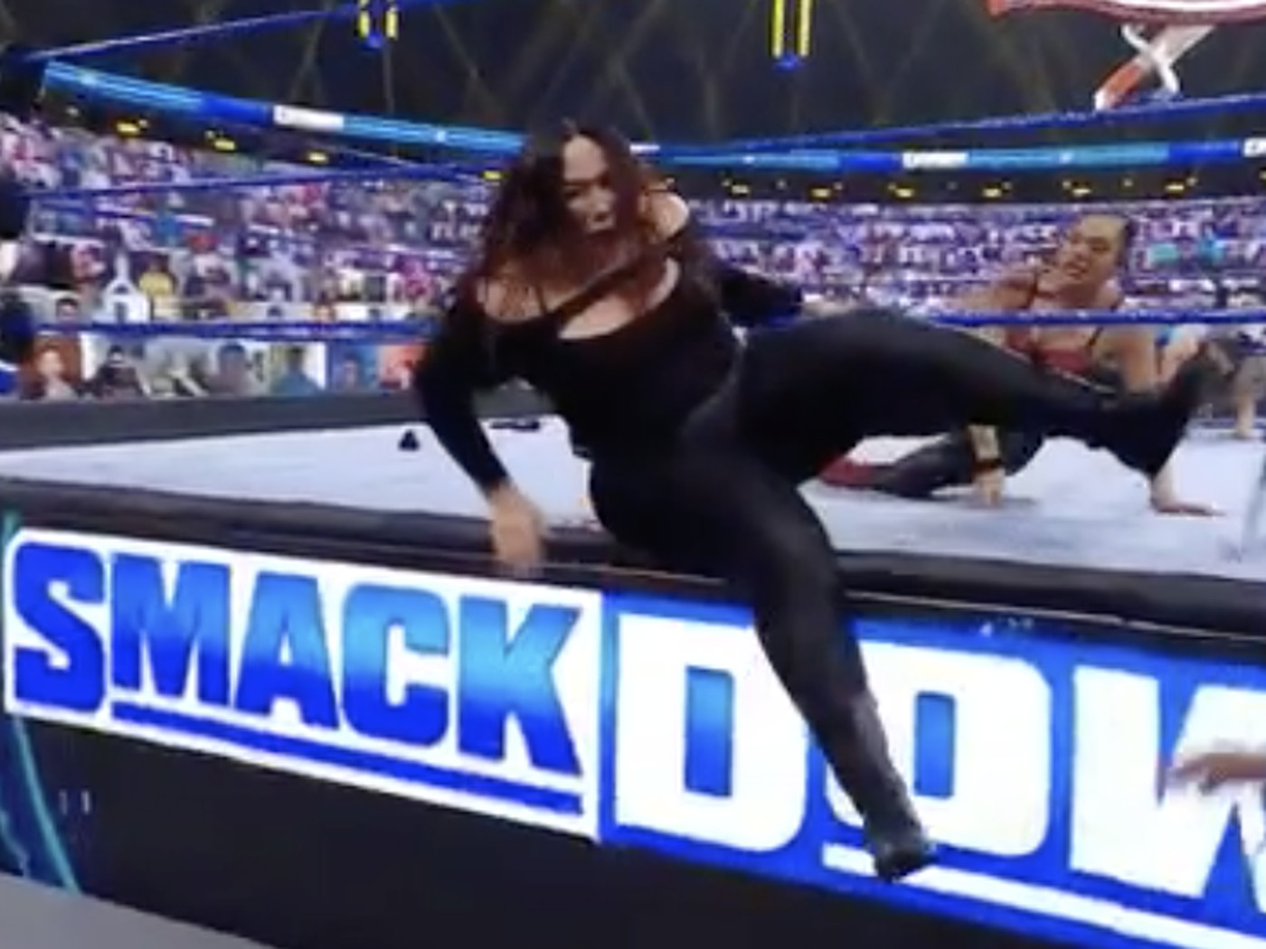 nia jax butt