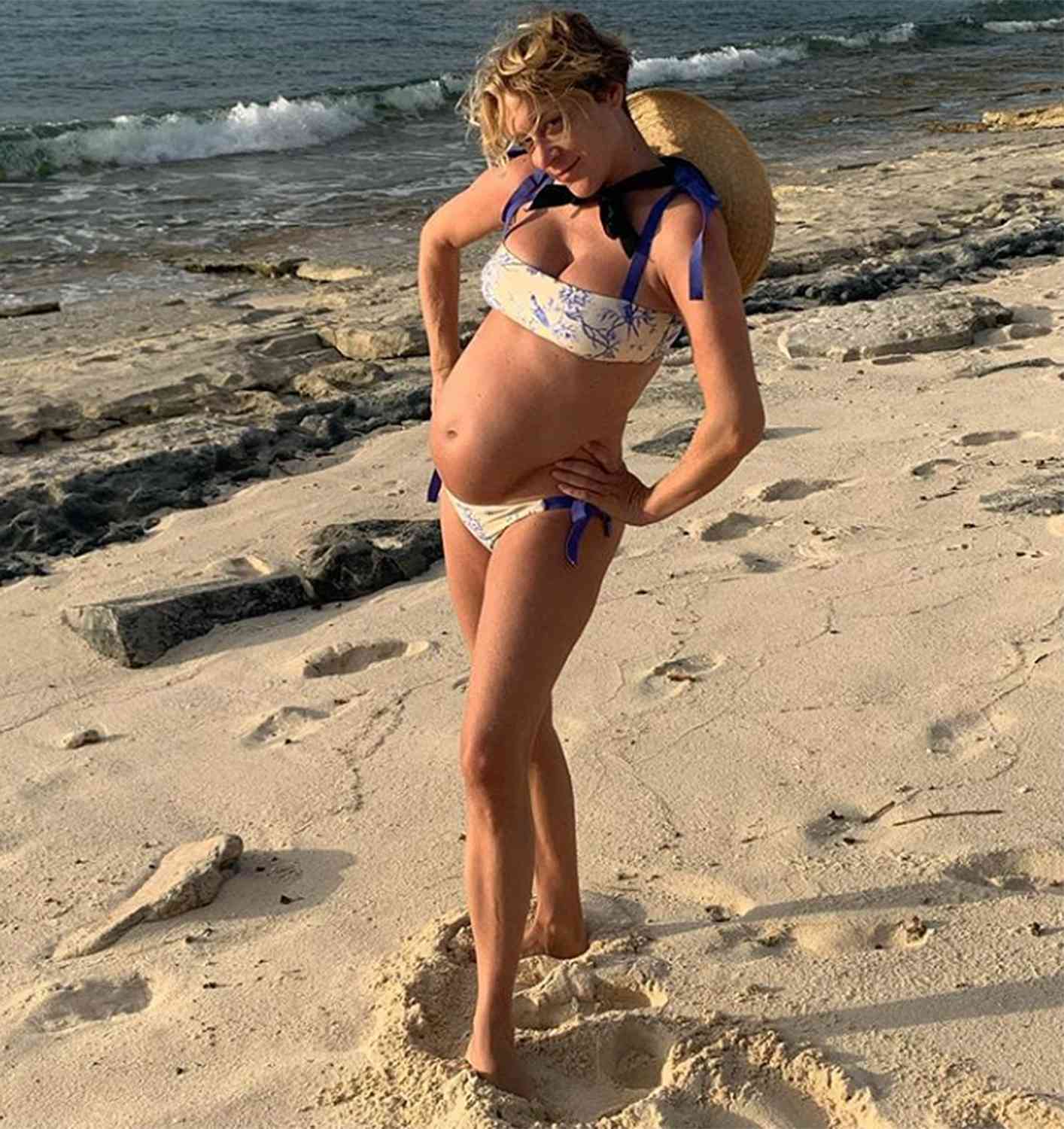check thisout add pregnant girls in bikinis photo
