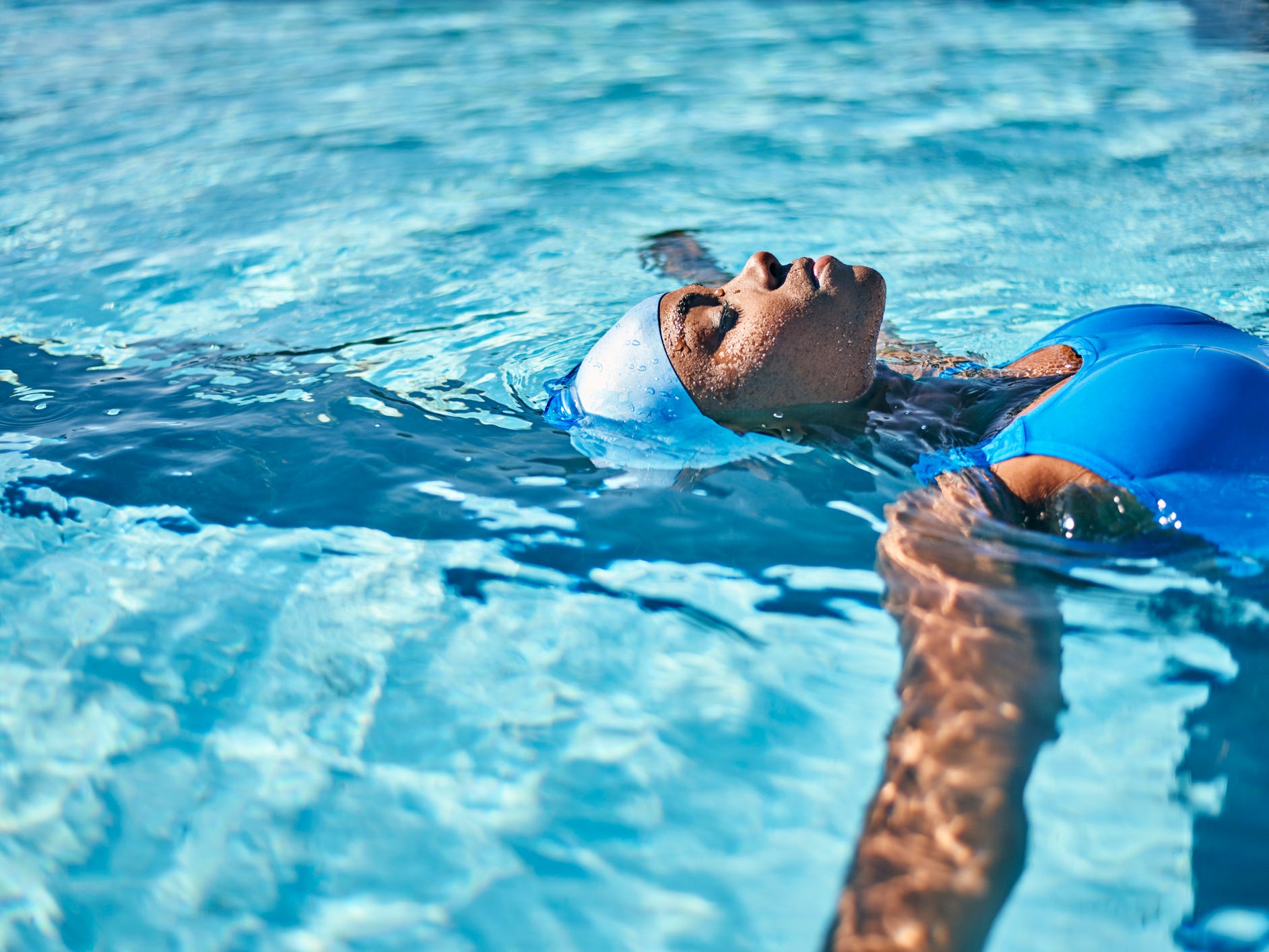 alejandra govea share girl peeing in pool photos