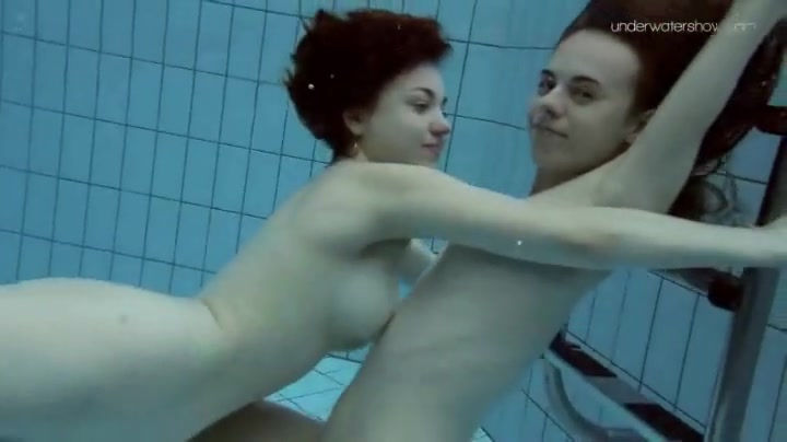 Girls Swimming Nude Underwater club nicola