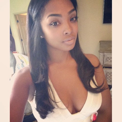 hot black girl selfies