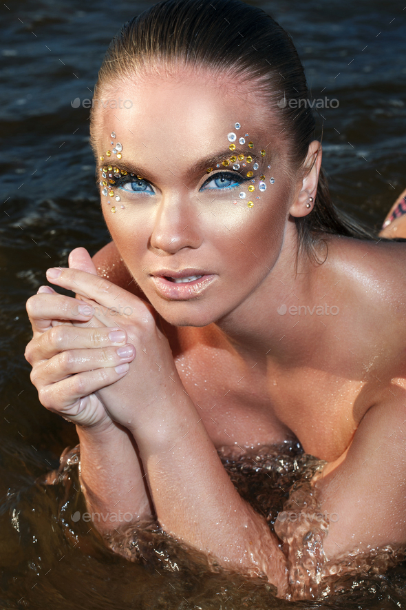belinda bradley add photo hot girl on the beach