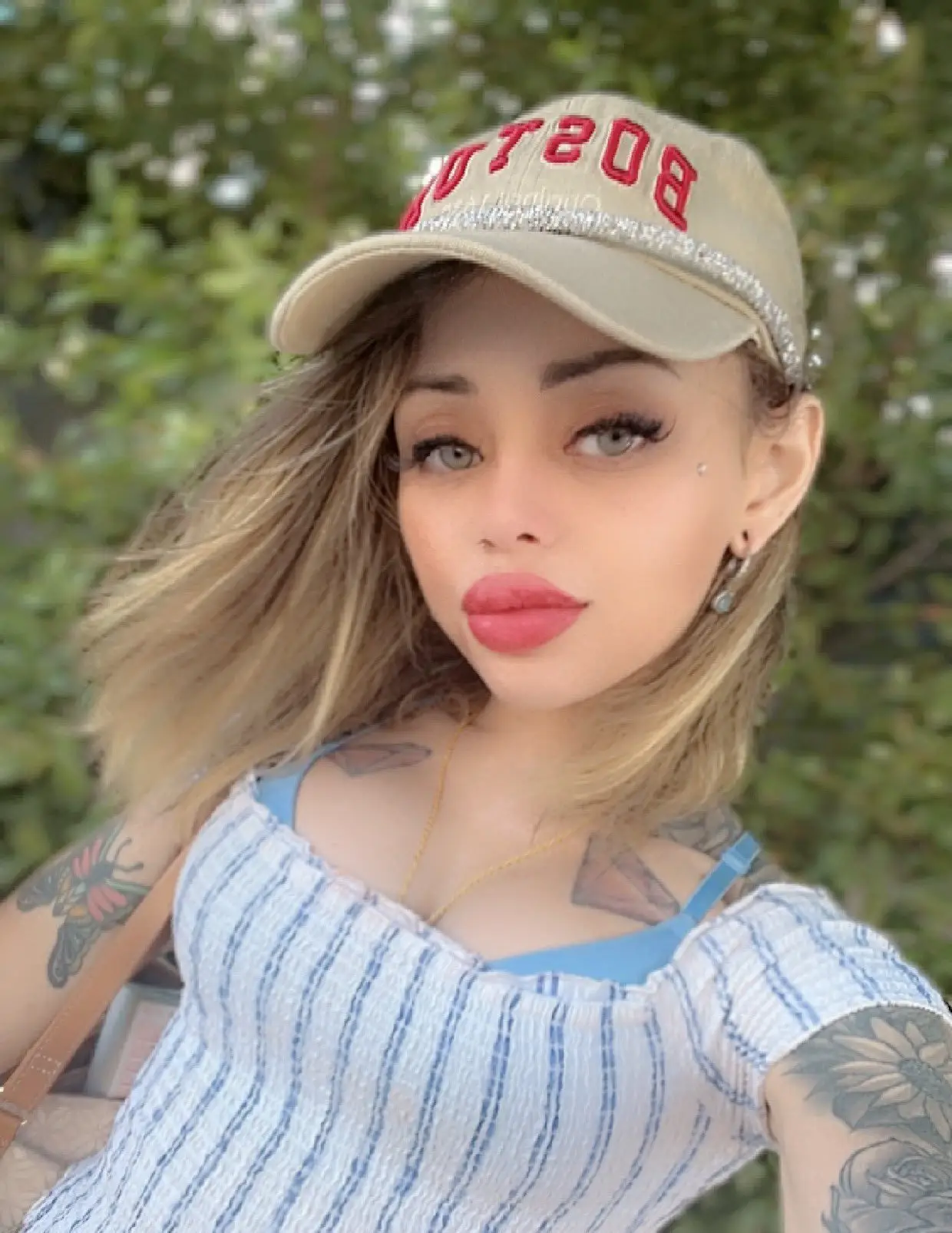 darrel garcia add how old is holly hendrix photo