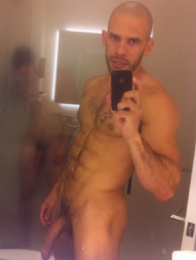 aaron shealy recommends Hung Nude Men