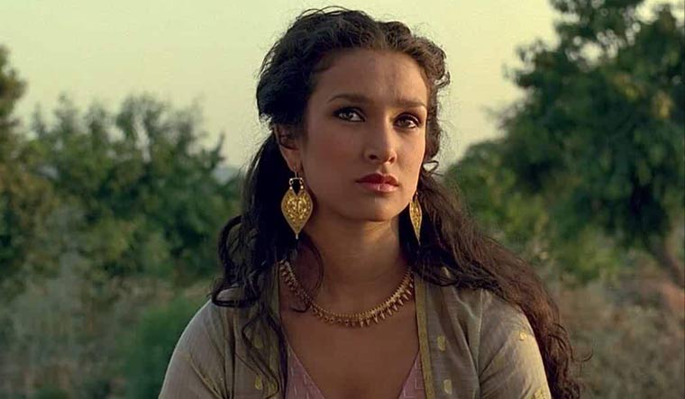 andrew saunders add indira varma kama sutra photo