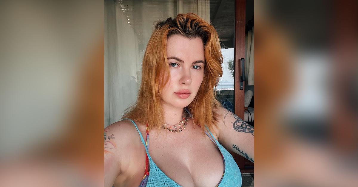 branden hamilton recommends Ireland Baldwin Tits