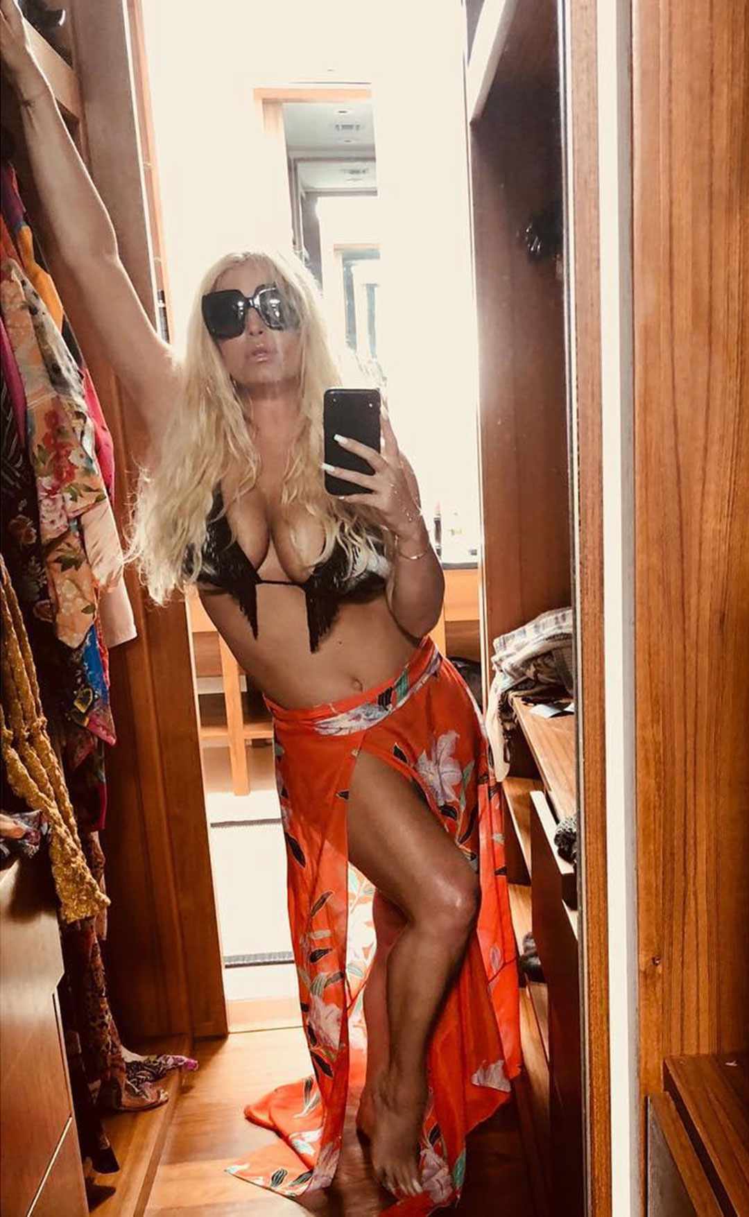 dominador francisco recommends Jessica Simpson Leaked Photo