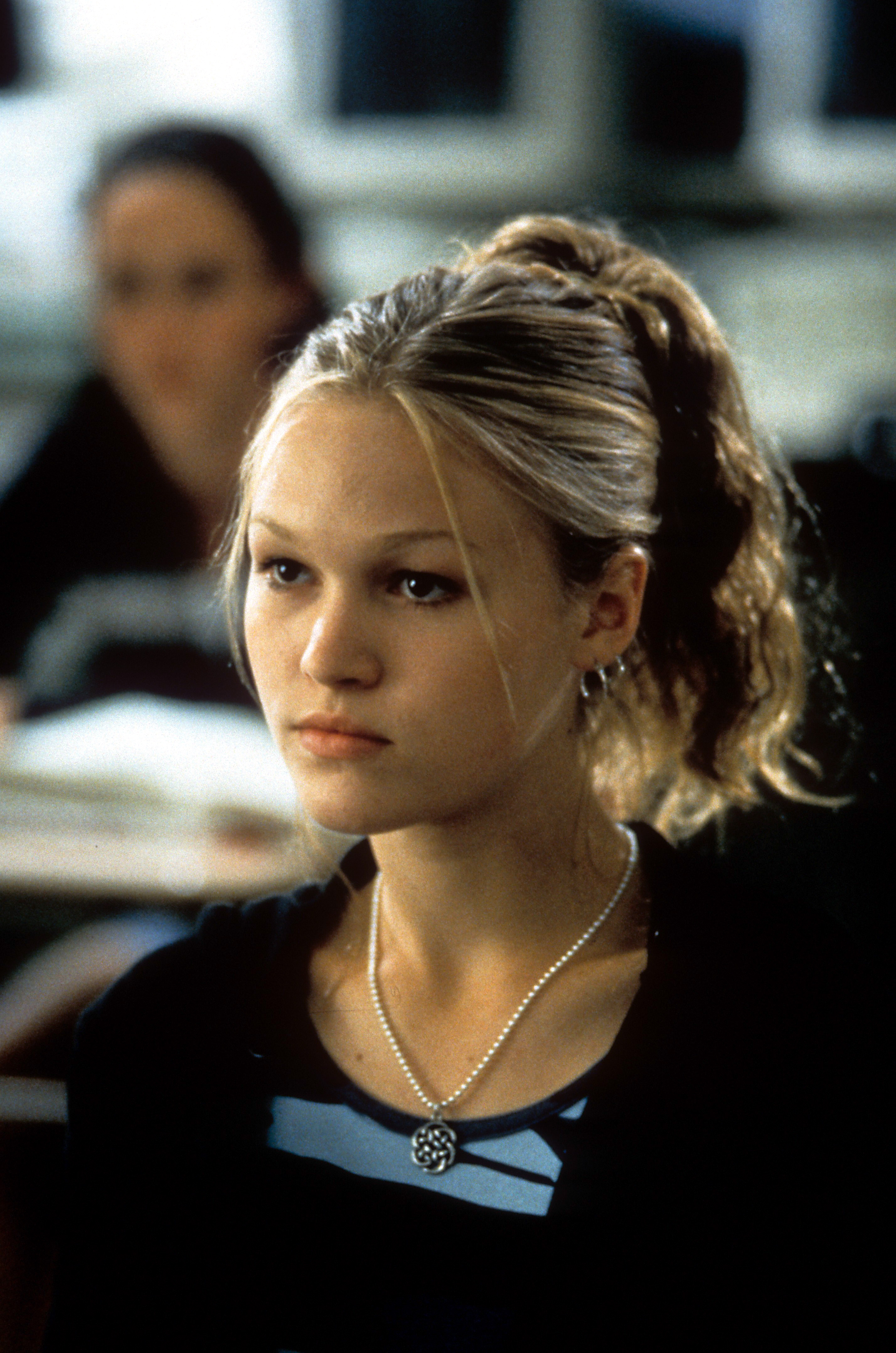 dee mcgovern add photo julia stiles sexy