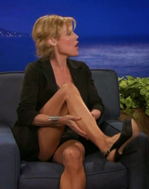 darcy power recommends Julie Bowen Sexy Legs