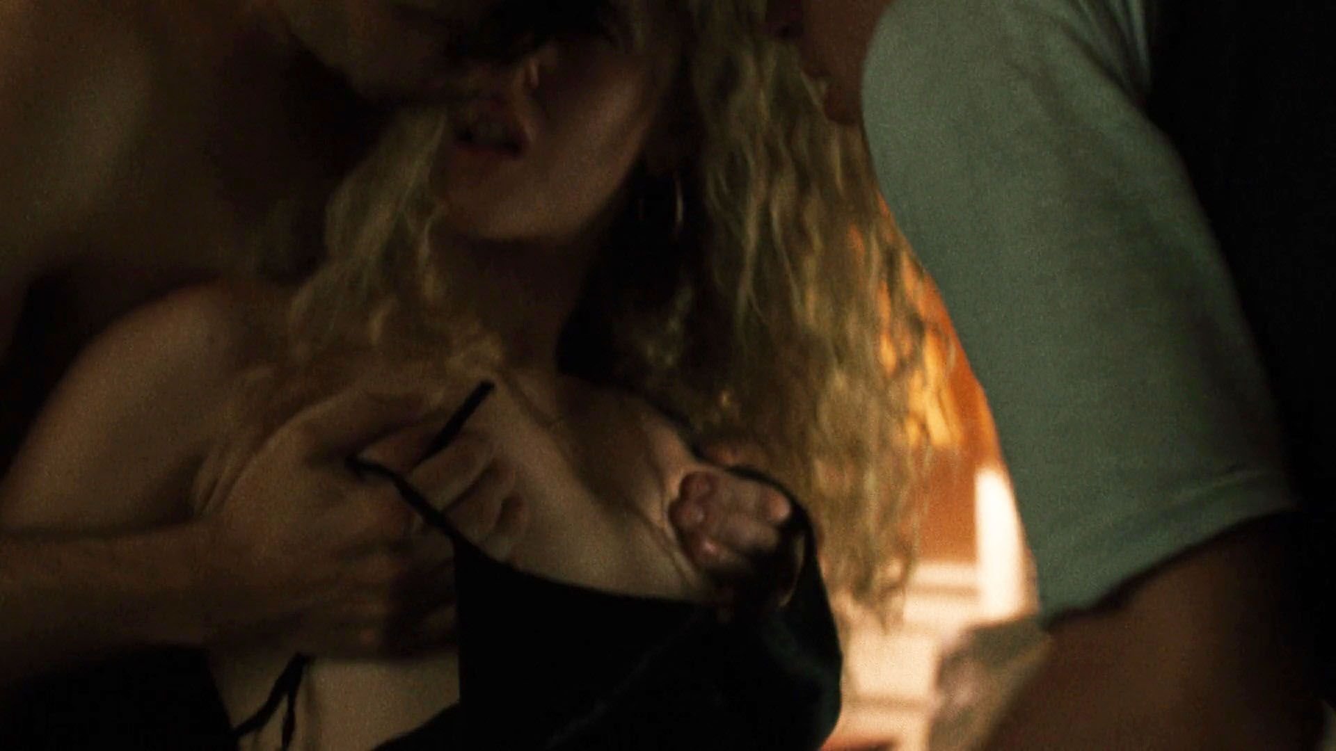 daniel bius recommends juno temple sex scene pic