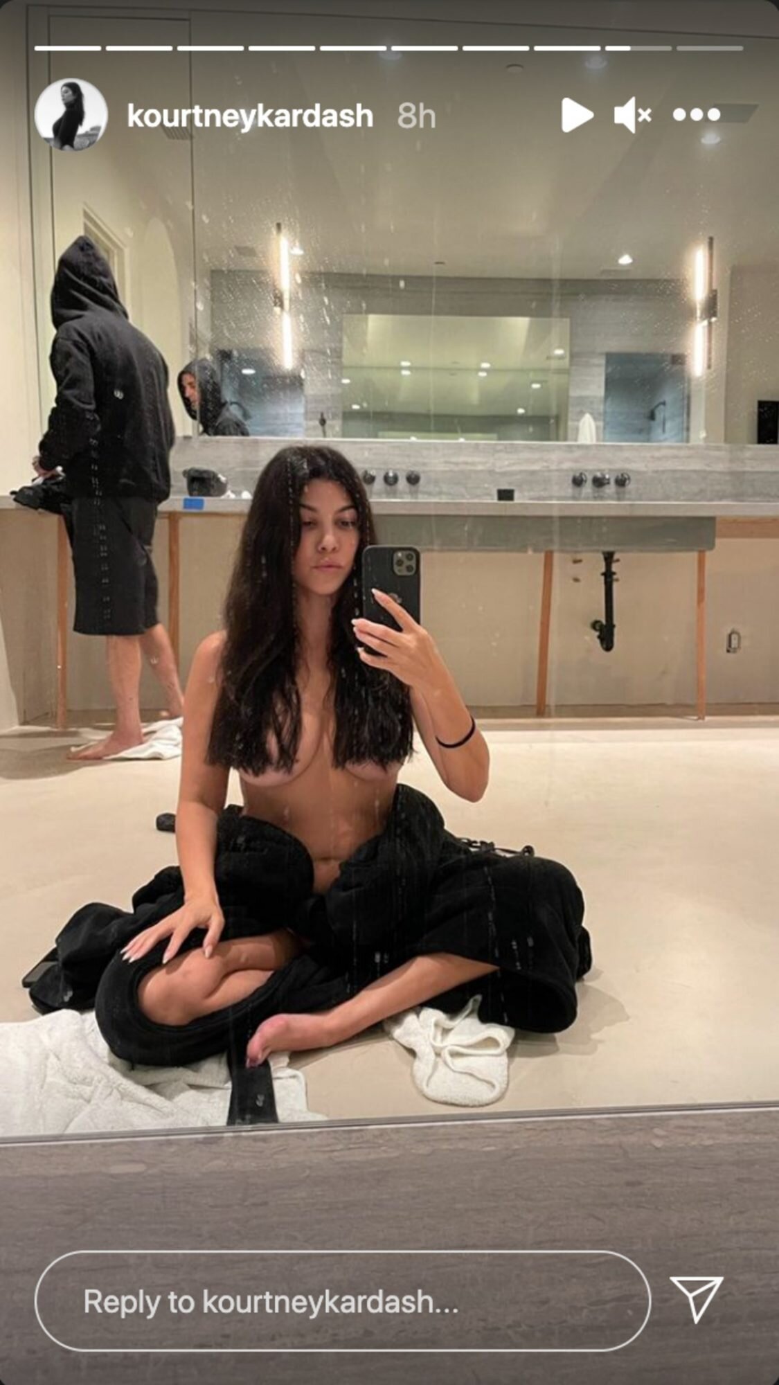 chao ming recommends Kourtney Kardashian Nude Pussy