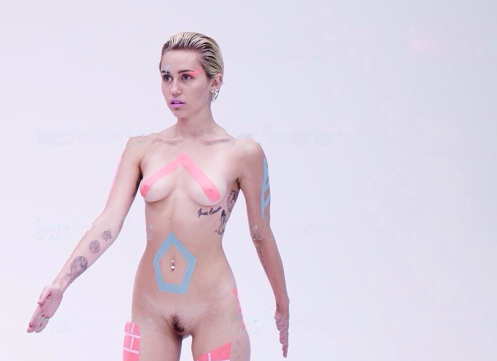 Miley Cyrus Vagina Nude tjejer latexfetish