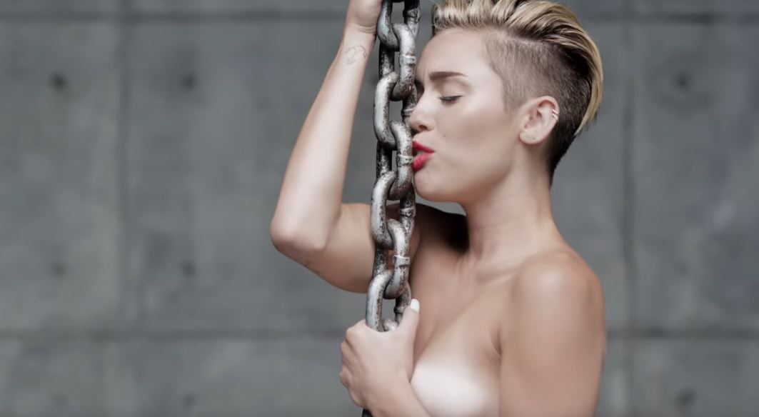 akash mazumder recommends Miley Cyrus Wrecking Ball Sex