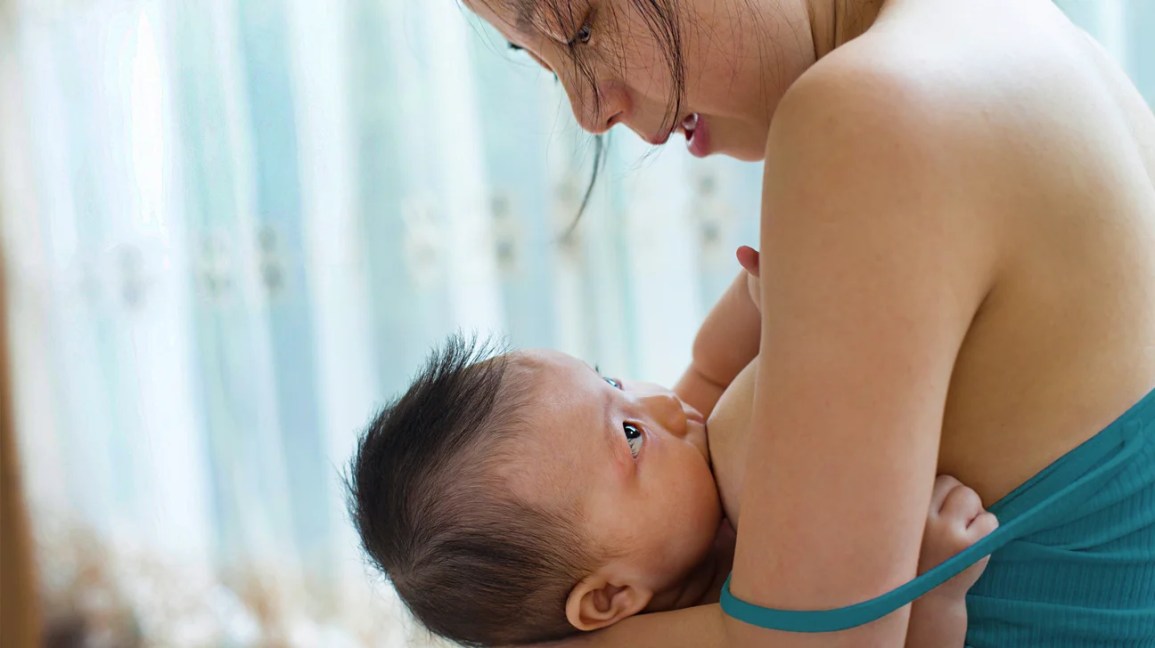 ashik abdulla share mom breastfeeding adult son photos