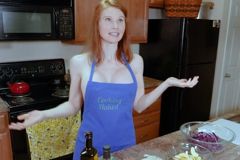 chris spinelli recommends Naked Women Cooking