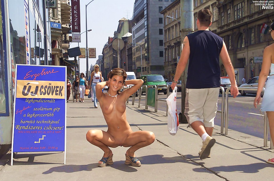barry swart add photo nella nude in public