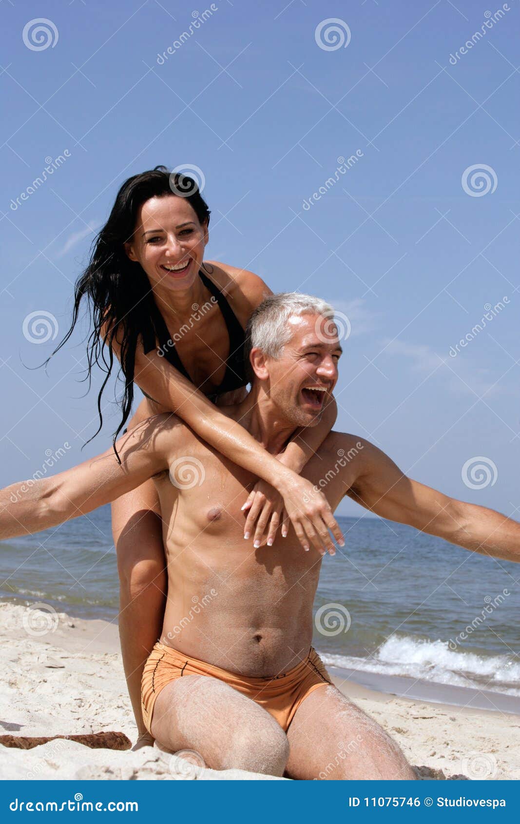 Old Naturist Couples butts pics