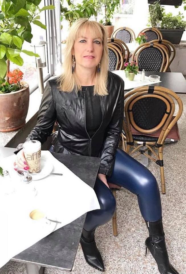 donna palecek recommends older women in leather pants pic
