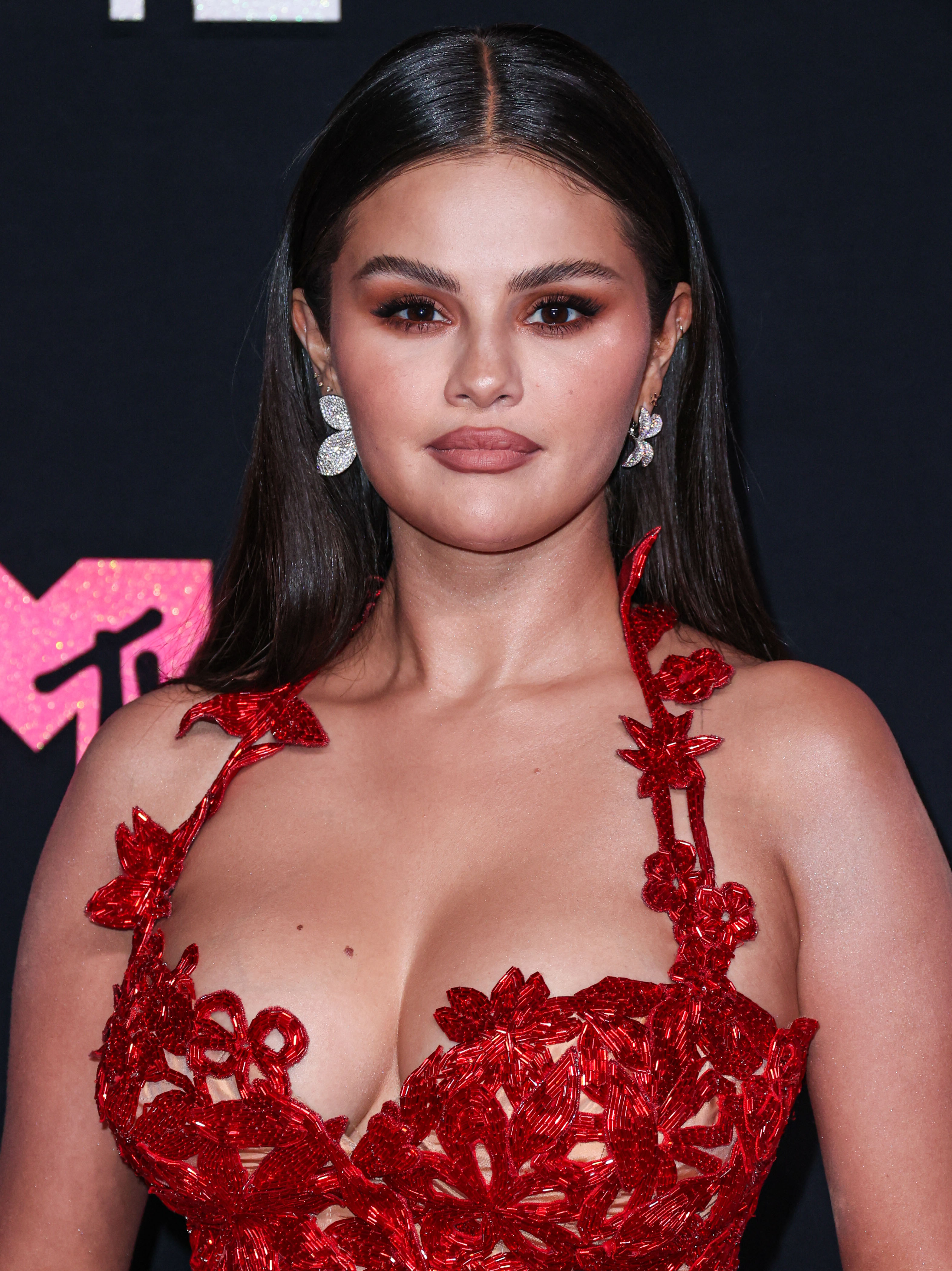 anthony zeringue recommends Selena Gomez Breasts