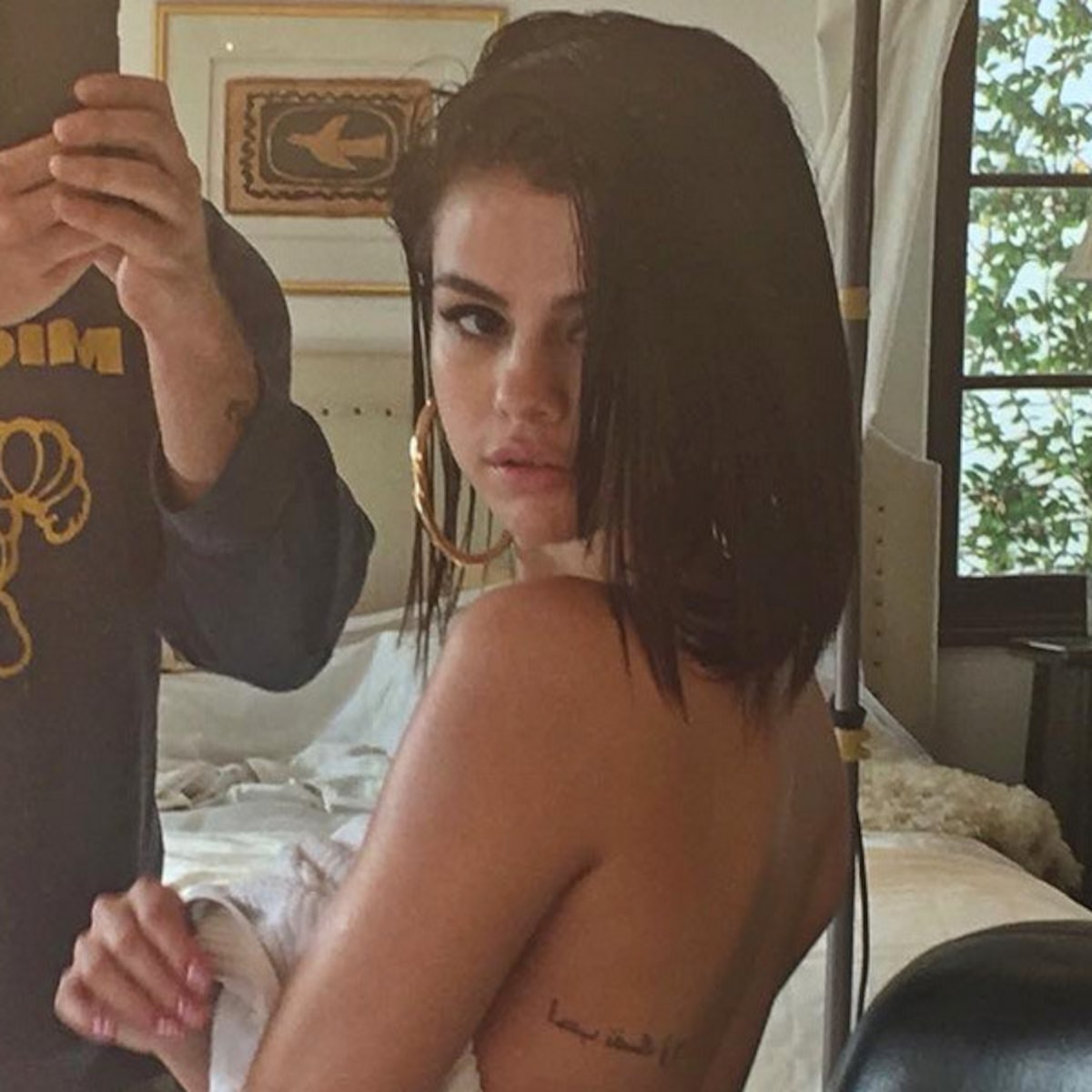 anabel de la cruz recommends selena gomez sexy butt pic