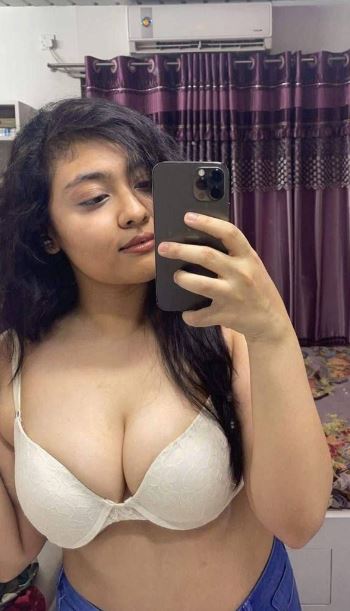 daina brooks recommends Selfie Naked Pics