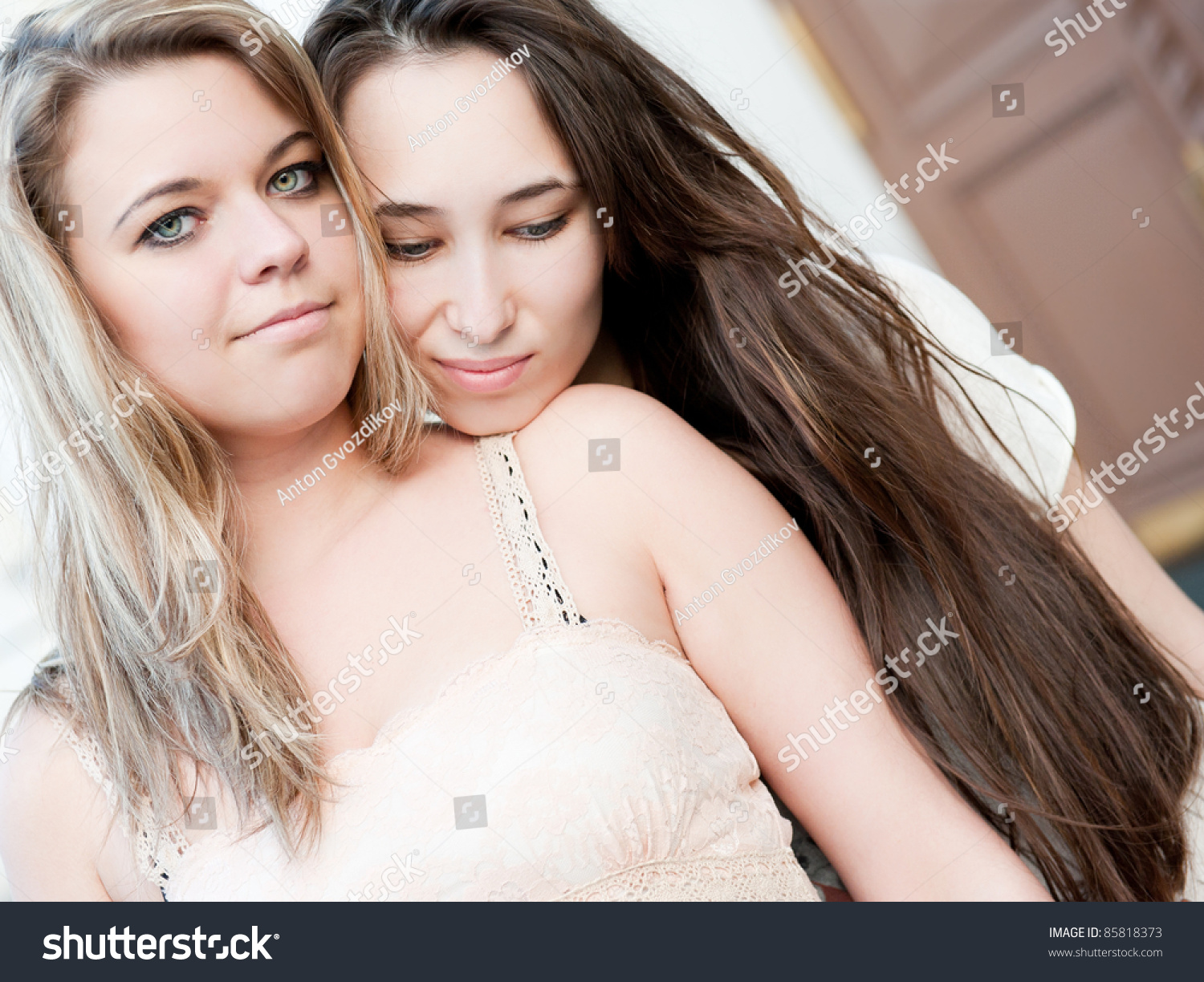 con kourtis share sexy teen lesbian pics photos
