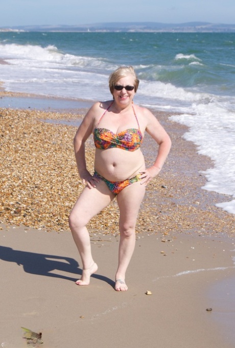 benjamin braley share thick granny on beach porn photos