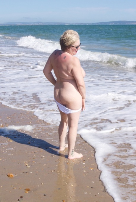 alyx robinson share wife naked on beach porn photos