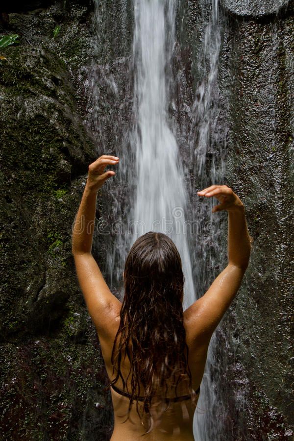 asta lee recommends Women Bathing In Waterfalls